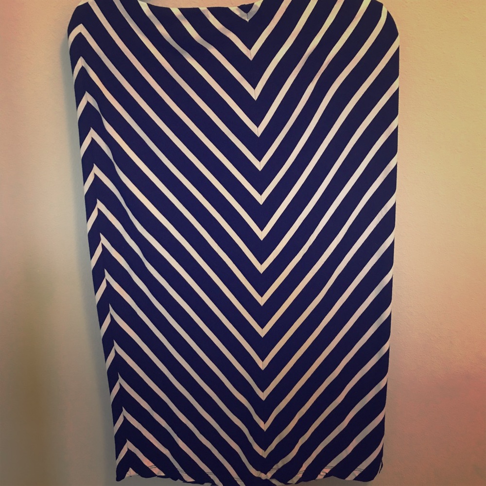 XL stretchy black-and-white skirt